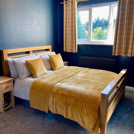 Large 5 Bed Detached House Near Stansted Airport With Parking For 2 Vehicles! Stansted Stays Stansted Mountfitchet Extérieur photo
