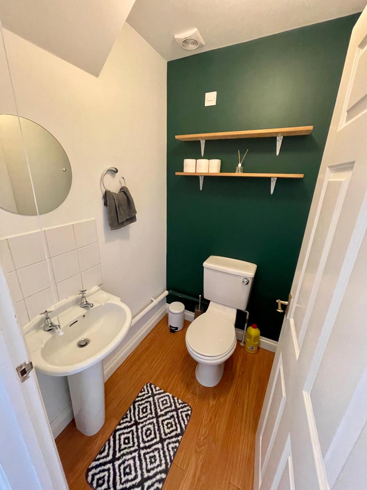 Large 5 Bed Detached House Near Stansted Airport With Parking For 2 Vehicles! Stansted Stays Stansted Mountfitchet Extérieur photo