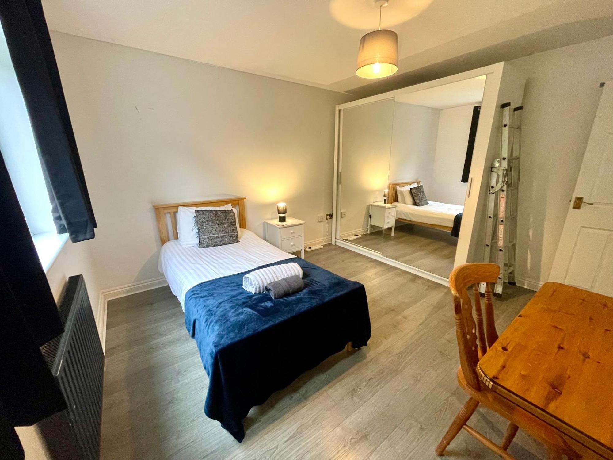 Large 5 Bed Detached House Near Stansted Airport With Parking For 2 Vehicles! Stansted Stays Stansted Mountfitchet Extérieur photo