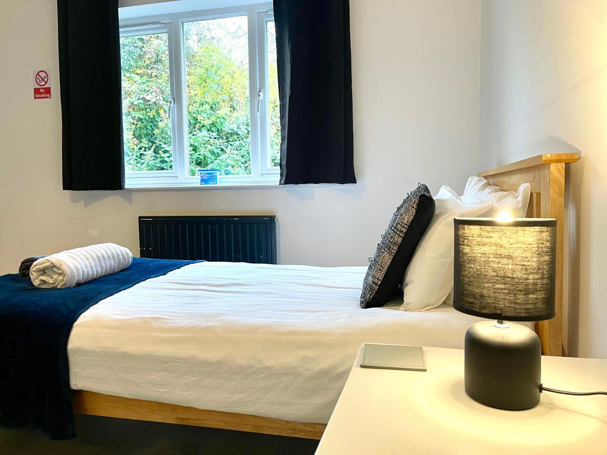 Large 5 Bed Detached House Near Stansted Airport With Parking For 2 Vehicles! Stansted Stays Stansted Mountfitchet Extérieur photo