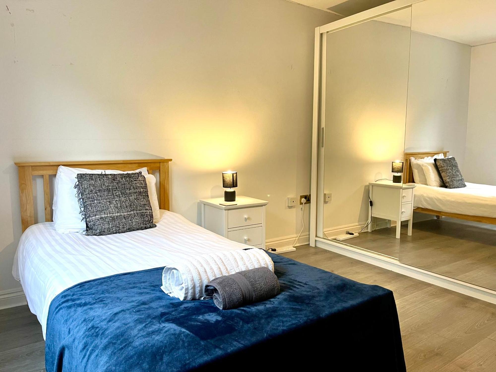 Large 5 Bed Detached House Near Stansted Airport With Parking For 2 Vehicles! Stansted Stays Stansted Mountfitchet Extérieur photo